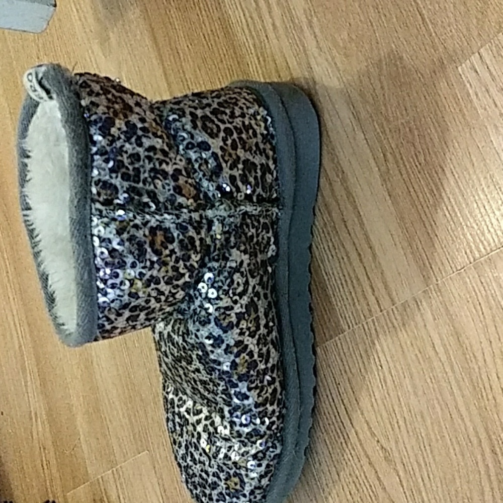 Aeropostle glitter slipper